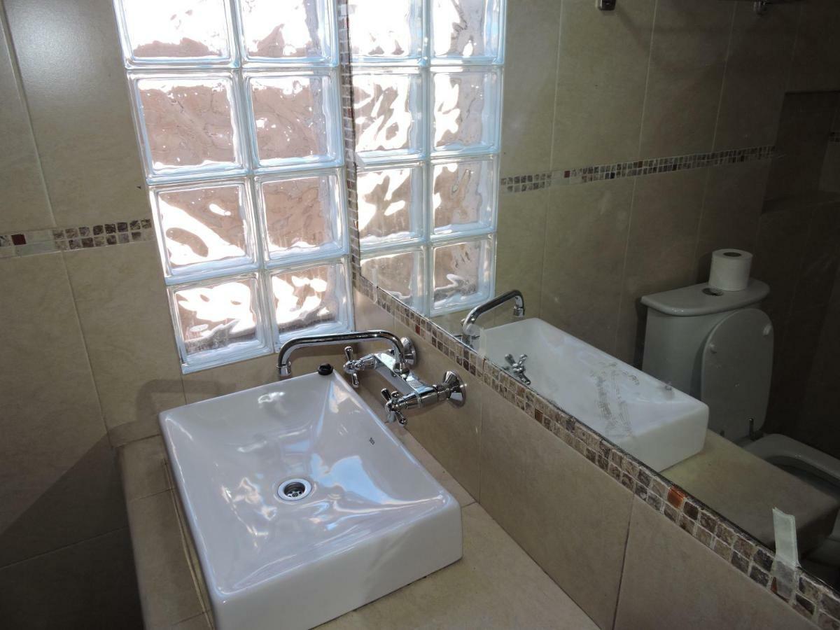 Hostal Casa De Piedra Humahuaca Δωμάτιο φωτογραφία